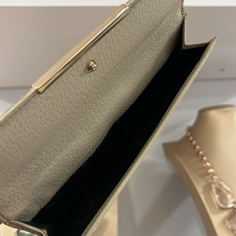Gucci Wallet - Picture 12 of 17